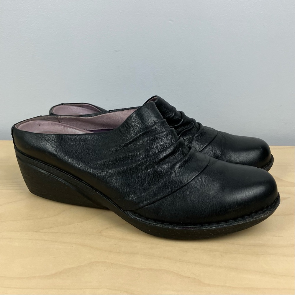 Dansko Women’s Size 40 / 9.5-10 Amber Black Leather Slip On Mule Wedge Shoes